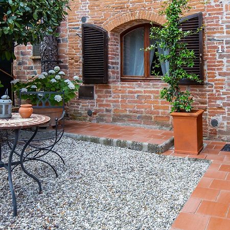Agriturismo Palazzo Val Del Sasso Villastrada  Bagian luar foto