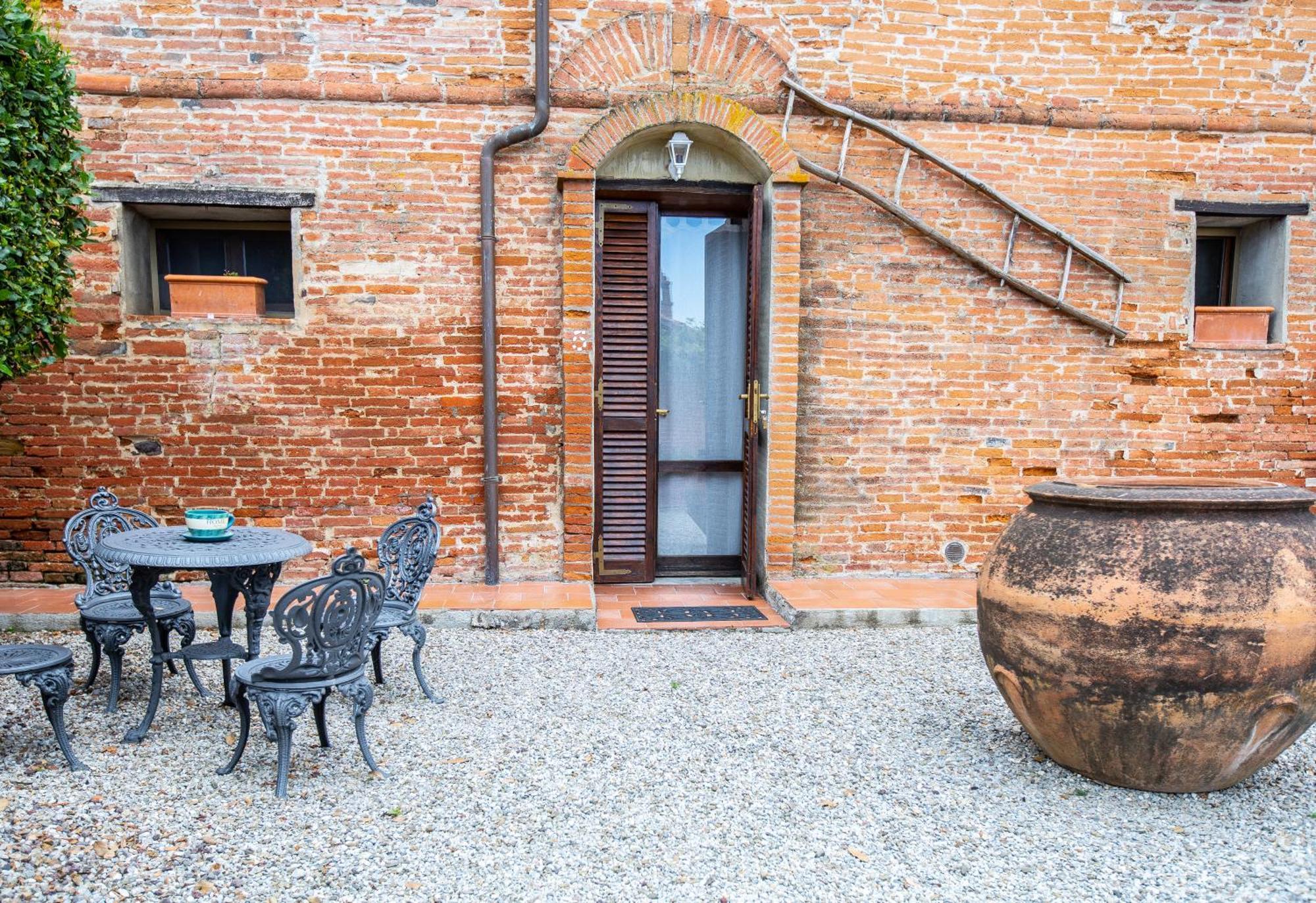 Agriturismo Palazzo Val Del Sasso Villastrada  Bagian luar foto
